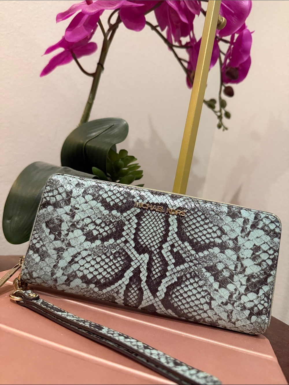 Michael Kors Mint Snake-Print Zip Wallet clutch gold accents MK designer - Picture 1 of 9